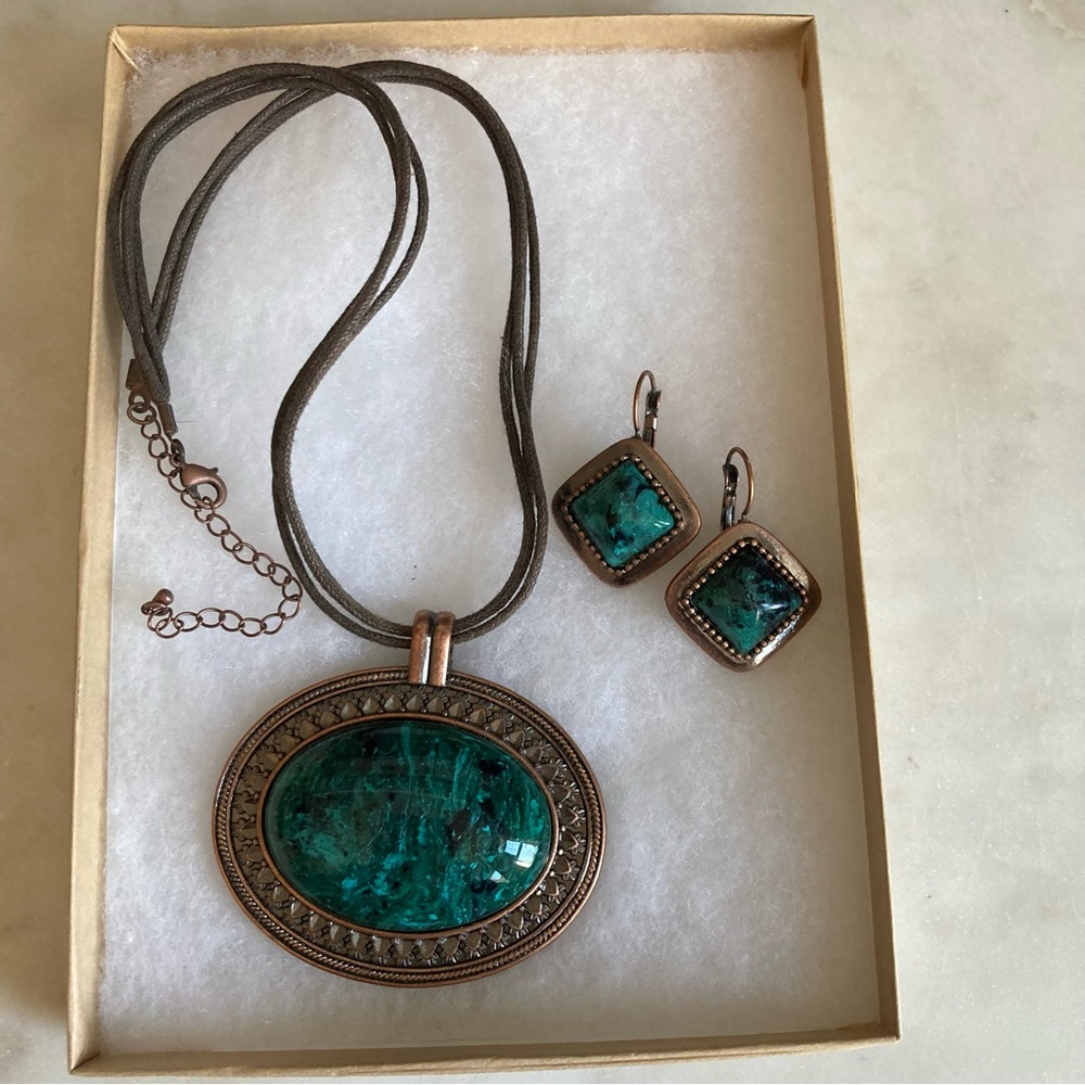 Necklace & Earrings Set